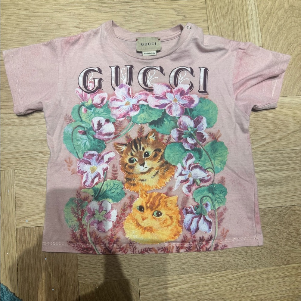 Gucci Pink Short Sleeve Tee with Vibrant Graphic